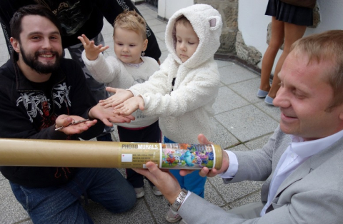 K penězům z benefice přidal náměstek Svoboda pohádkovou tapetu
